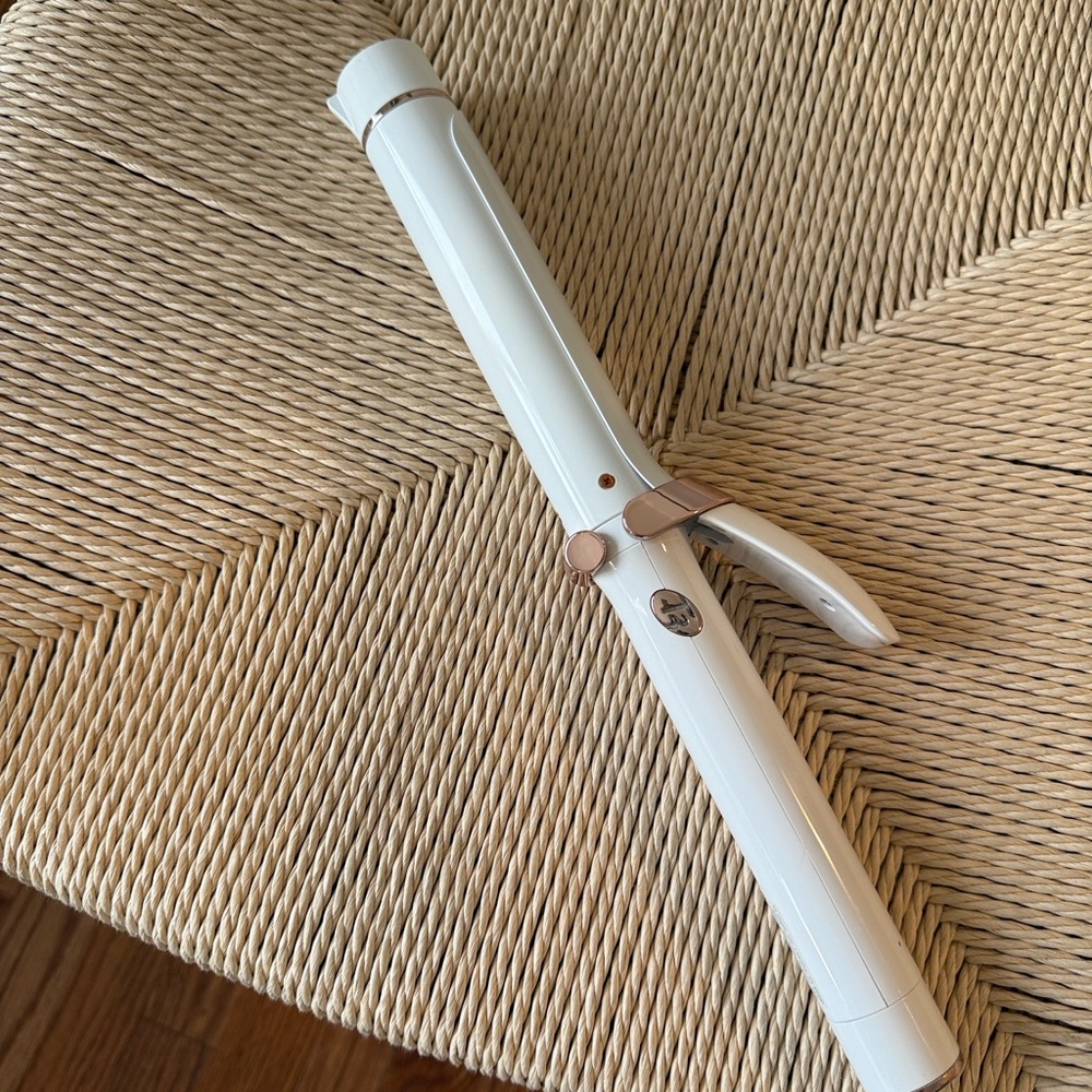 New ( no box ) T3 Luxe White and Gold Hair Styler
